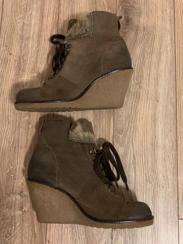 Buffalo hasított bőr platformos, magastalpú bundás, fűzős cipő / Suede platform, high fur shoes